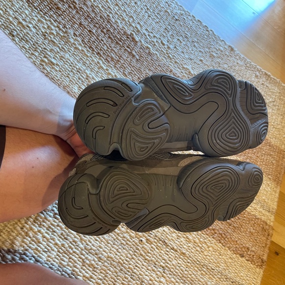 Yeezy 500 Taupe - Picture 3 of 7